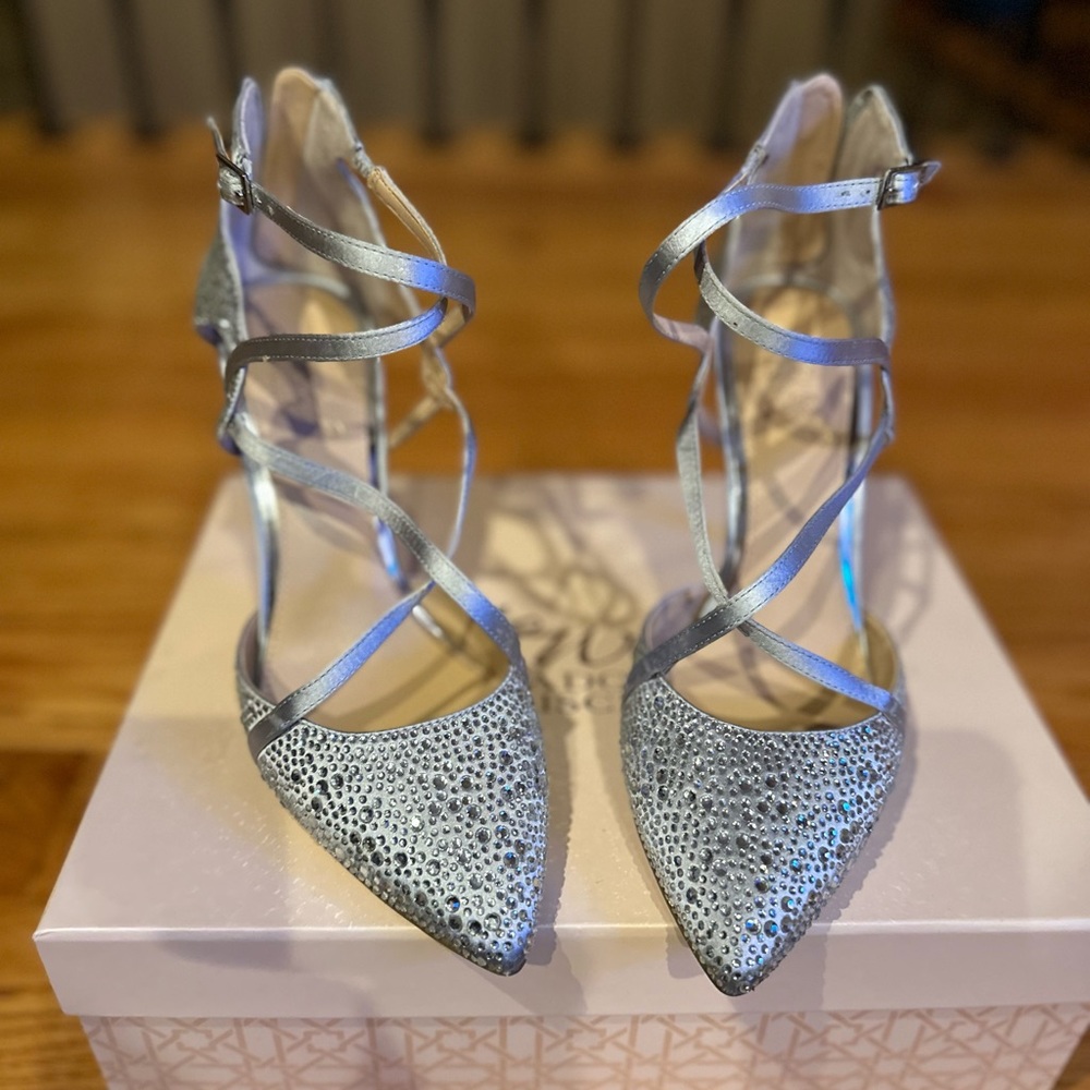 Alivia II Heels, Jewel by Badgley Mischka size 7. Silver & Crystal heels